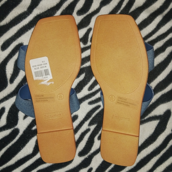 NEW Razzmatazz Women denim blue square toe flat sandals - Picture 6 of 8